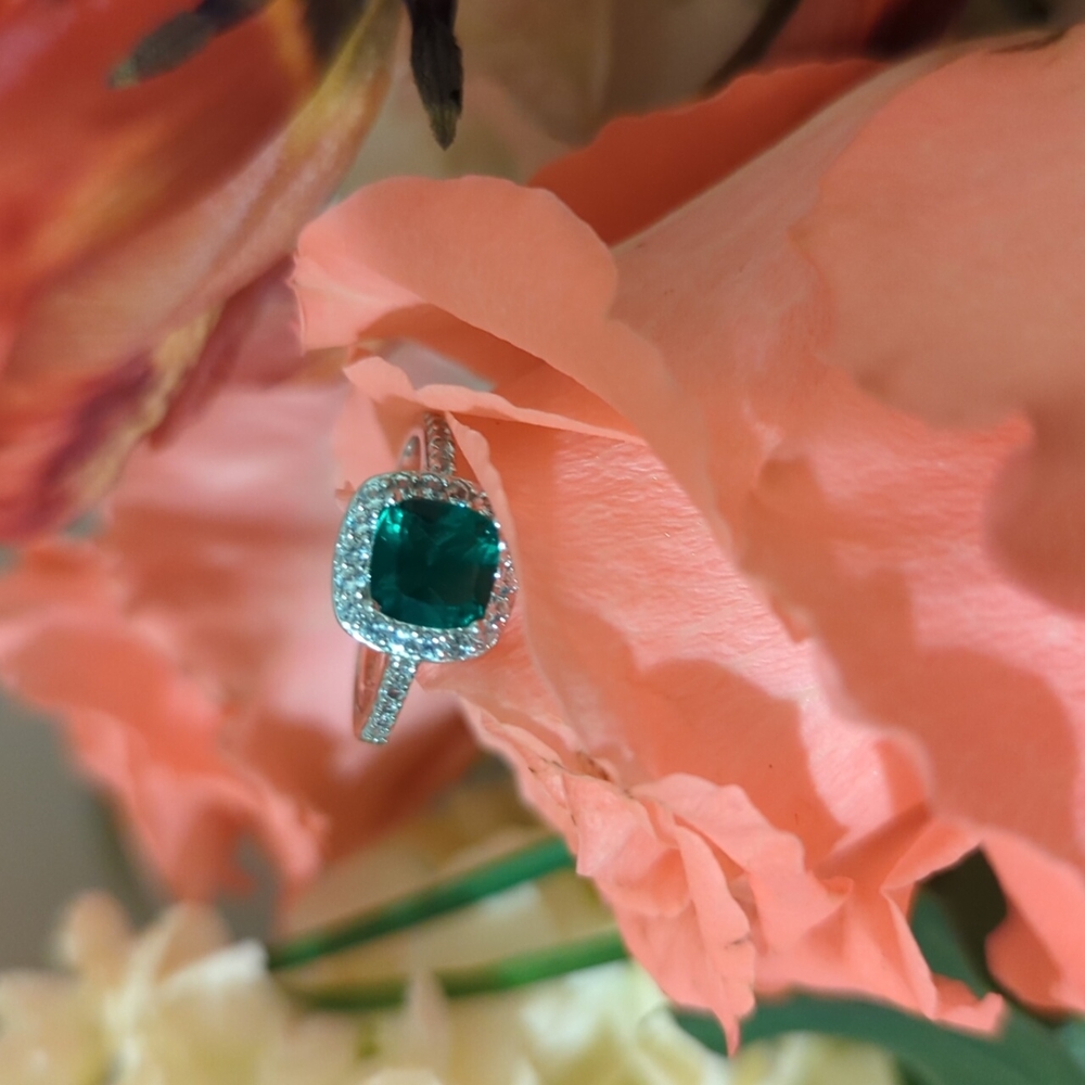 Ring, size 8 NWOT